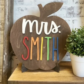 Teacher Apple Name Sign Decor (Finished)